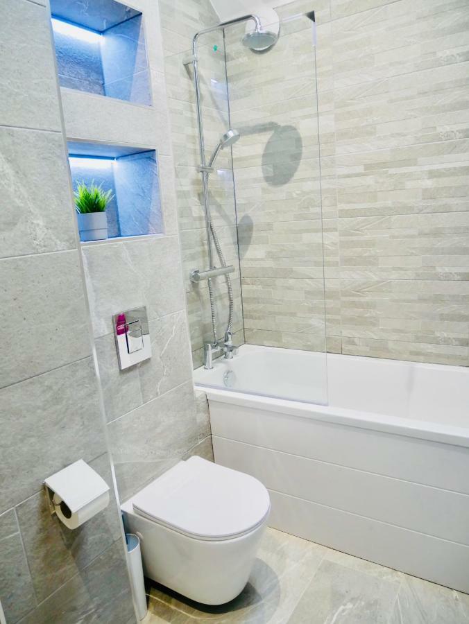 Luxury 3 Bedroom Apartment Near Bournemouth Beach & Poole Exterior foto